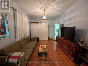 1038 Dovercourt Rd in Toronto, ON - Building Photo - Building Photo