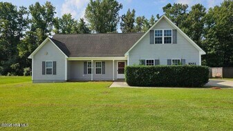 122 Christy Dr in Beulaville, NC - Building Photo