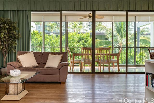 property at 4999 Kahala Ave