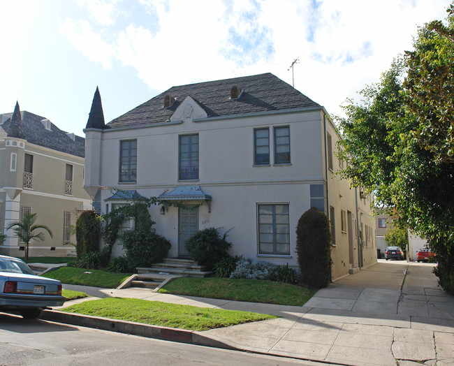 335 N Genesee Ave in Los Angeles, CA - Building Photo - Building Photo