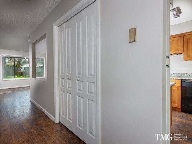 14321 NE 30th St in Vancouver, WA - Building Photo - Building Photo