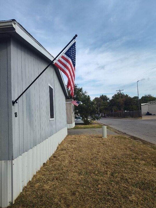 209 S Ave B in Burkburnett, TX - Building Photo