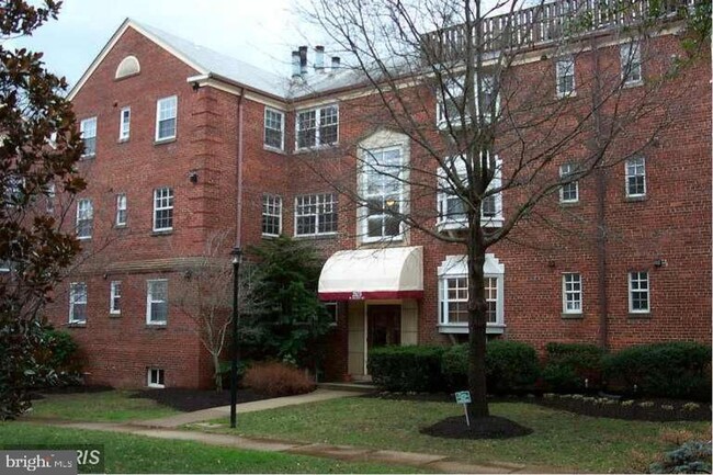property at 2103 N Scott St