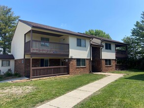 17th Place Apartments in Mattoon, IL - Foto de edificio - Building Photo