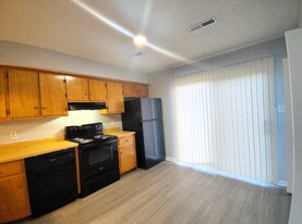 4 Ferguson Dr in Lynchburg, VA - Building Photo