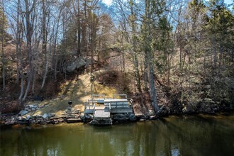 1050 NY-292 in Holmes, NY - Building Photo - Building Photo