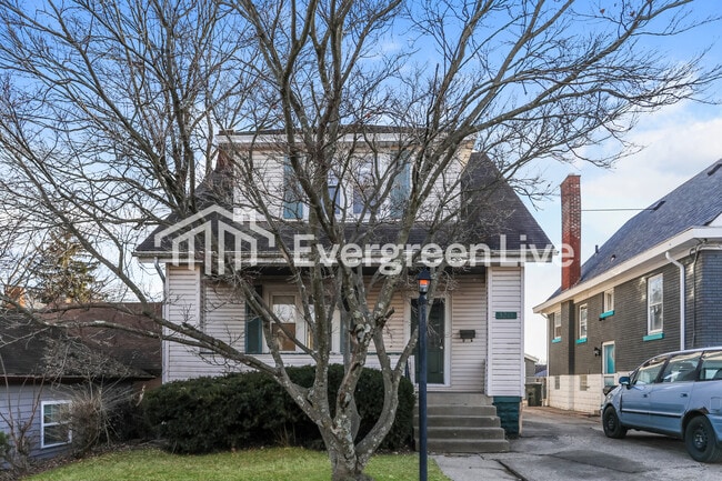 property at 3213 Phoenix Ave