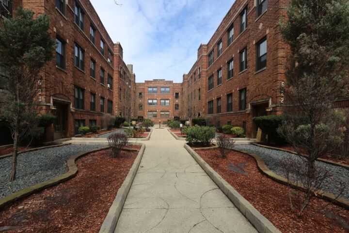 6265 W Cornelia Ave in Chicago, IL - Building Photo