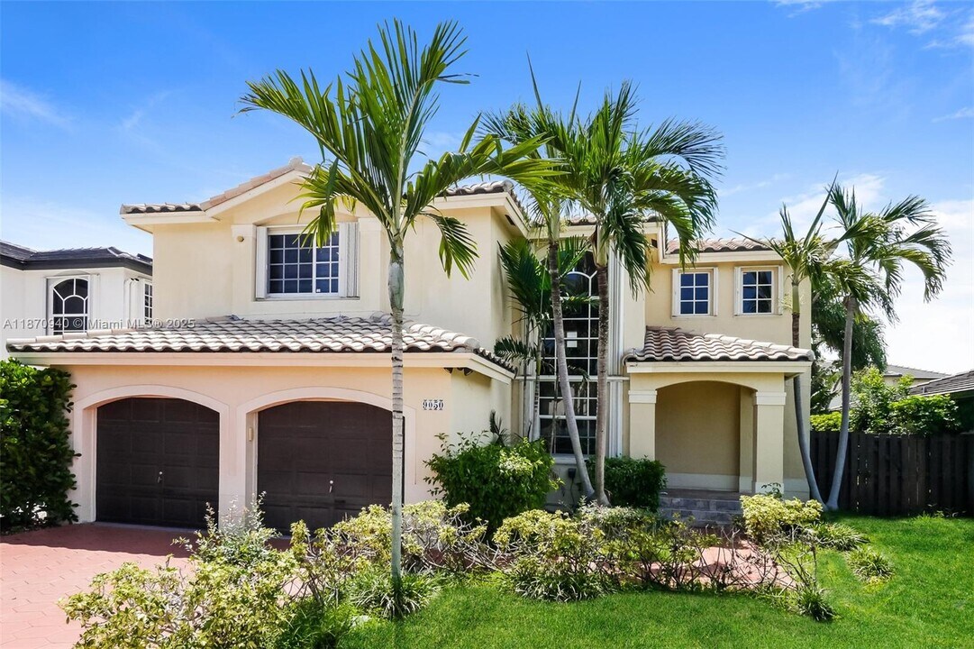 9050 SW 157th Pl in Miami, FL - Building Photo