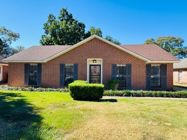 property at 728 E Gardendale Dr