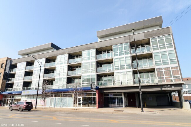 1610 W Fullerton Ave
