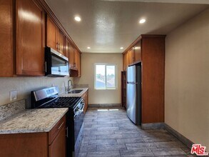 1426 E 48th St in Los Angeles, CA - Building Photo - Building Photo