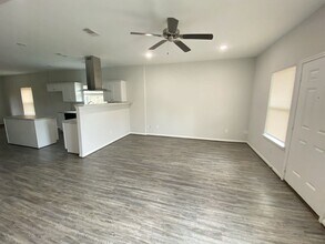 4209 Mallow St in Houston, TX - Building Photo - Building Photo