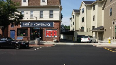 32 Main St in Durham, NH - Building Photo - Building Photo