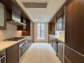 140 E 63rd St, Unit 7A in New York, NY - Building Photo - Building Photo