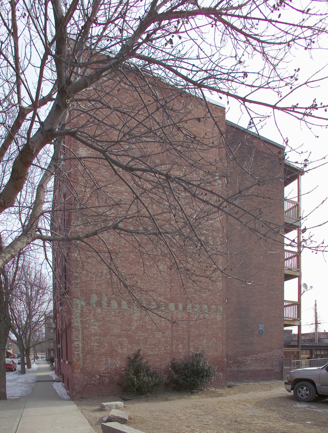 532 S Summer St in Holyoke, MA - Foto de edificio - Building Photo