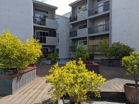 150 Pearl St in Oakland, CA - Building Photo