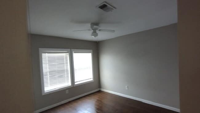 931-933 Meadowlark Cir in Granbury, TX - Building Photo - Building Photo