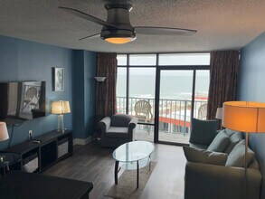 201 74th Ave N in Myrtle Beach, SC - Foto de edificio - Building Photo