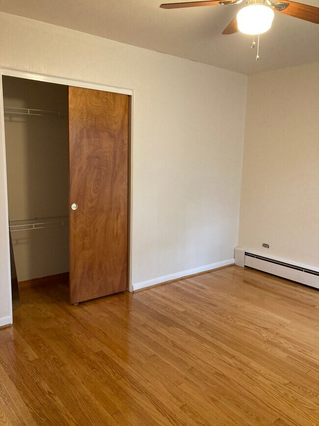 6757 N Avers Ave Rentals in Lincolnwood, IL