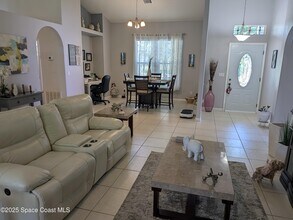 687 Americana Blvd NW in Palm Bay, FL - Building Photo - Building Photo