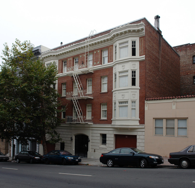 747 Leavenworth St in San Francisco, CA - Building Photo