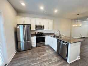 812 Moen Pl in Myrtle Beach, SC - Building Photo - Building Photo