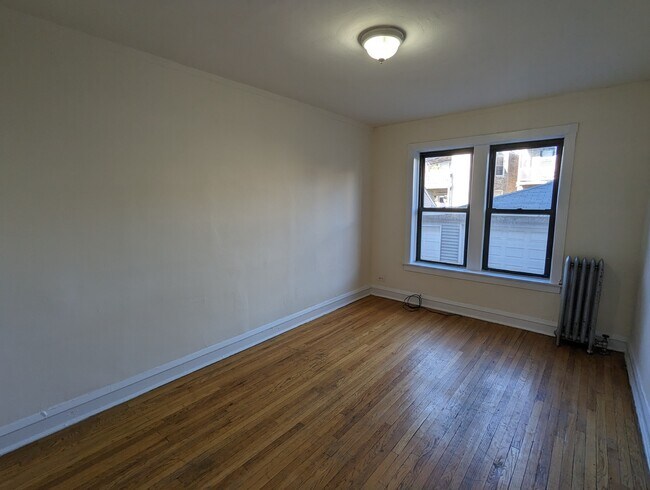3308 W Schubert Ave in Chicago, IL - Building Photo - Building Photo