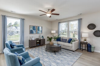 Hillpoint Preserve Townhome Apartments in Suffolk, VA - Building Photo - Interior Photo