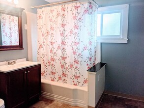 2208 Highland Ave in New Castle, PA - Building Photo - Building Photo