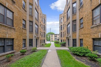 2253-59 W. 111th St LLC in Chicago, IL - Building Photo - Interior Photo
