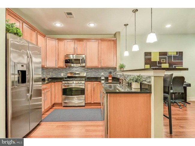 2 N Commerce Square-Unit -406 in Trenton, NJ - Building Photo - Building Photo