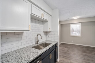 101 N High St, Unit B3 in Gahanna, OH - Building Photo - Building Photo