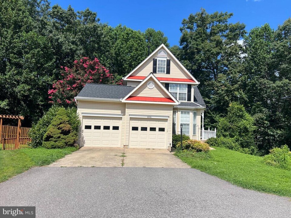 6305 Thin Leaf Pl in Woodbridge, VA - Building Photo