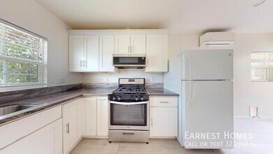 19020 Sylvan St in Los Angeles, CA - Building Photo - Building Photo