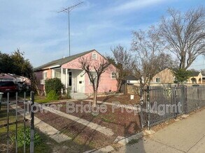 2871 32nd Ave in Sacramento, CA - Building Photo - Building Photo