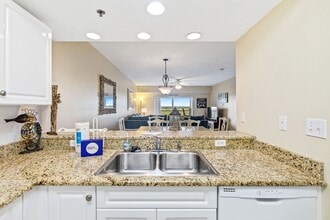 5300 S Atlantic Ave in New Smyrna Beach, FL - Building Photo - Building Photo