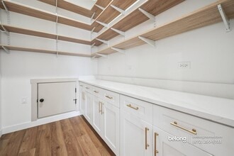 298 Apache Trail in Lake In The Hills, IL - Building Photo - Building Photo