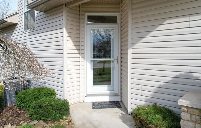 4586 Creekside Dr in Kent, OH - Building Photo - Building Photo