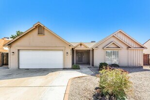 6533 W Grandview Rd in Glendale, AZ - Building Photo