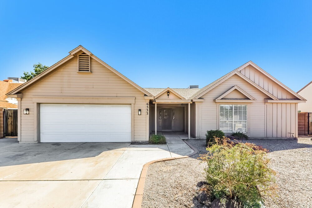 6533 W Grandview Rd in Glendale, AZ - Building Photo