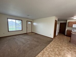 13592 41st Ave in Lake Hallie, WI - Building Photo - Building Photo