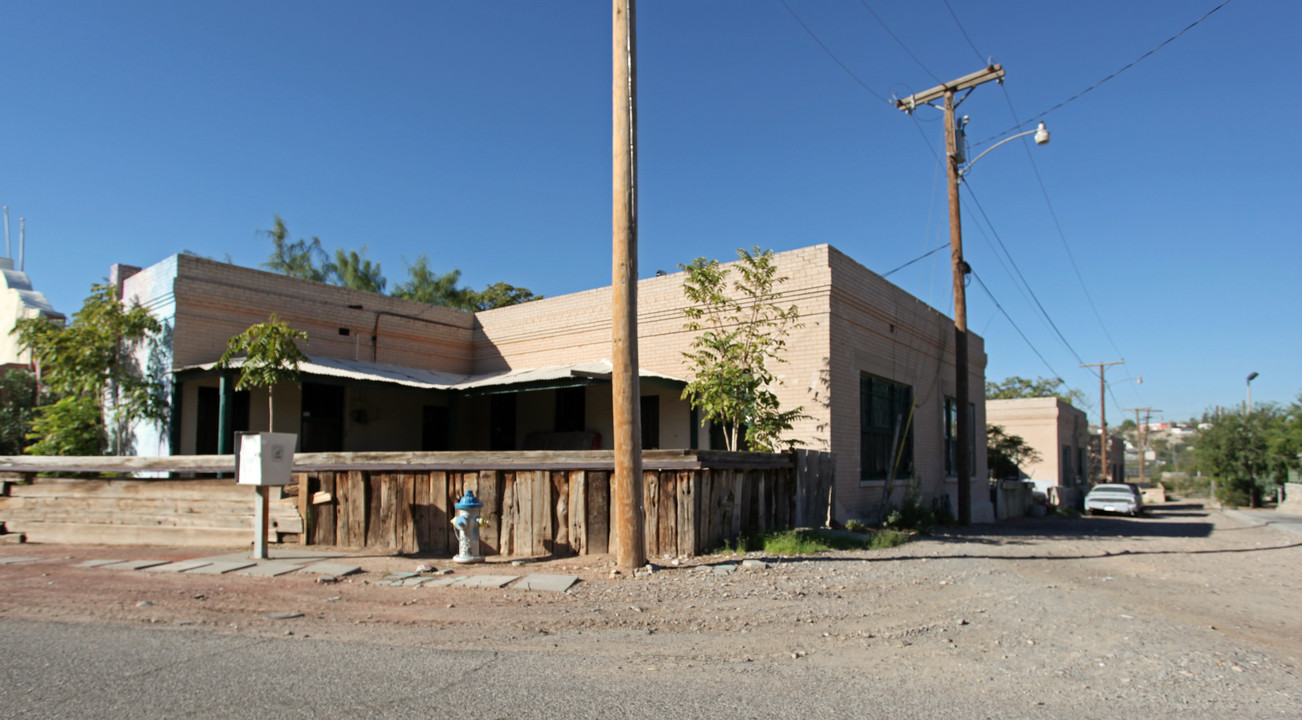 1730 W Paisano Dr in El Paso, TX - Building Photo