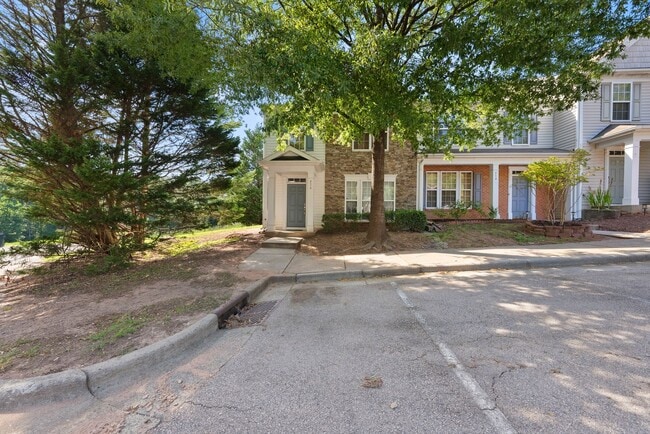 516 Walnut Woods Dr in Morrisville, NC - Building Photo - Building Photo