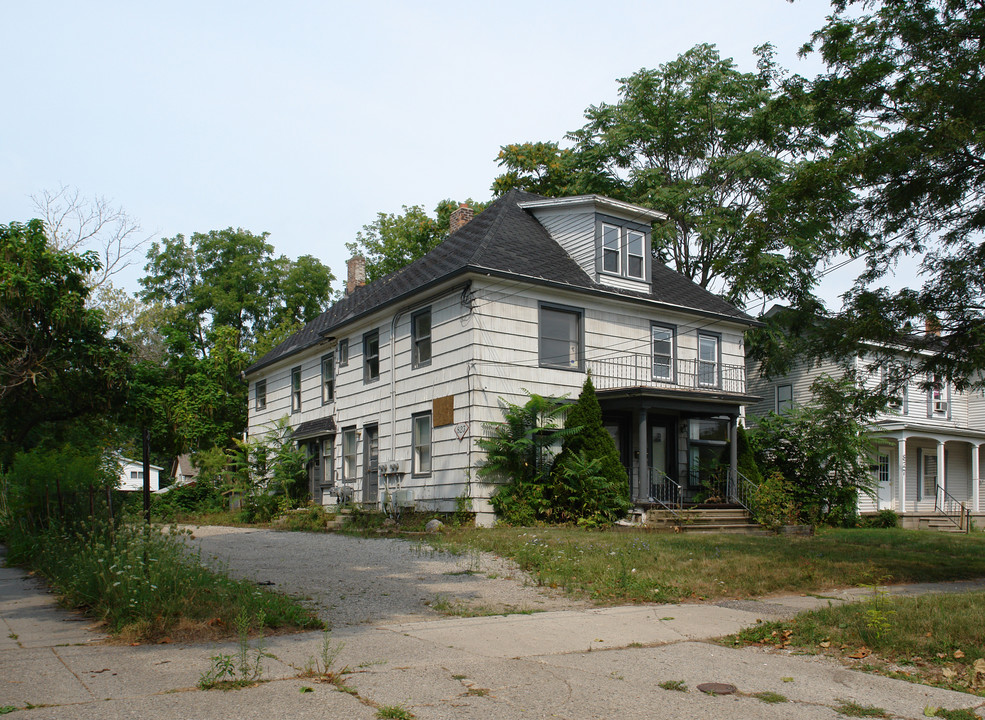 823 N Capitol Ave in Lansing, MI - Building Photo