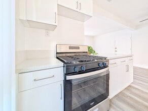 1818 W Sumac Ln in Anaheim, CA - Building Photo - Building Photo