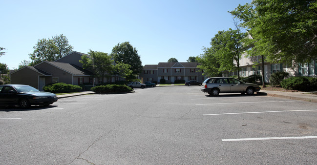 Edgemont Elms Townhomes in Durham, NC - Foto de edificio - Building Photo