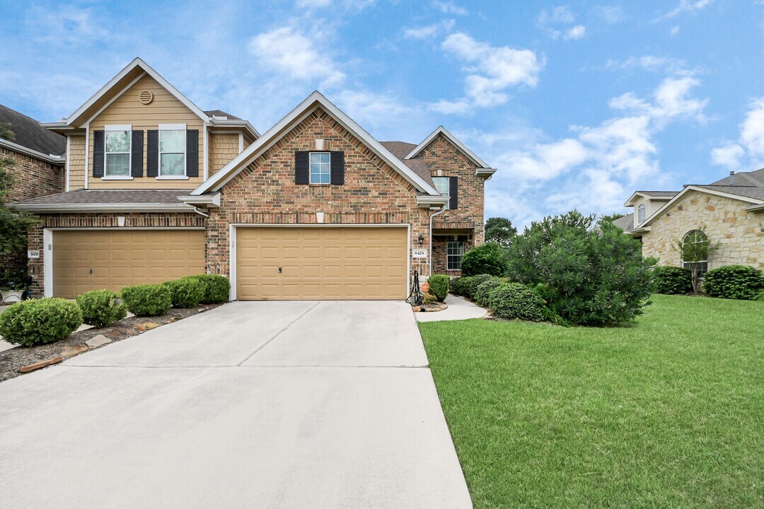 8428 Willow Loch Dr in Spring, TX - Building Photo