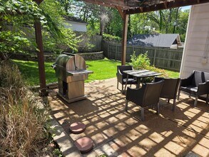 7264 Northmoor Dr in St. Louis, MO - Building Photo - Building Photo