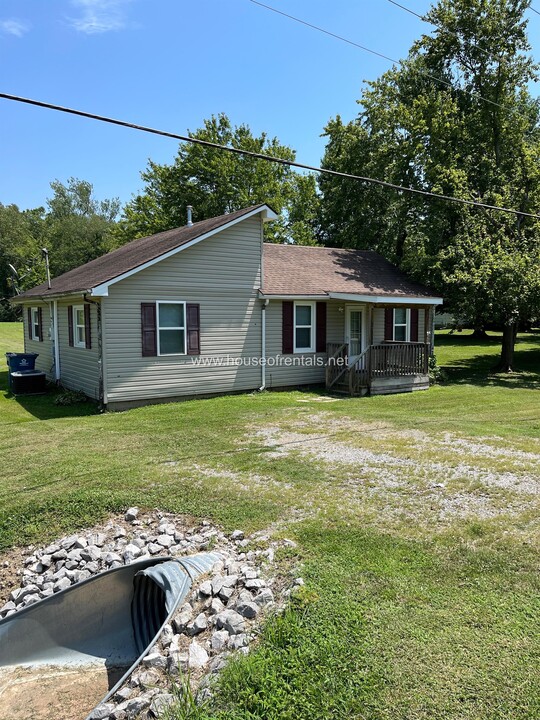 730 N Division St in Carterville, IL - Building Photo